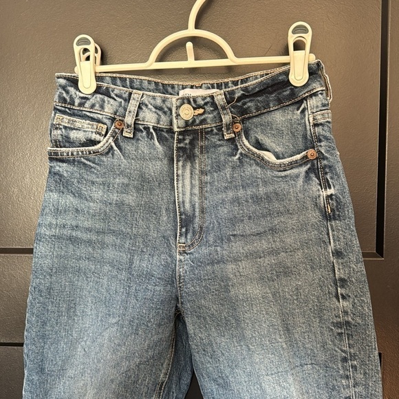 🎉 Zara Light Wash High Rise Ripped Skinny Jeans - Picture 5 of 9